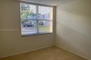 9421 Evergreen Pl, Davie, FL 33324 - Photo 15