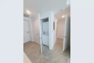 500 Brickell Ave #2608, Miami, FL 33131 - Photo 5
