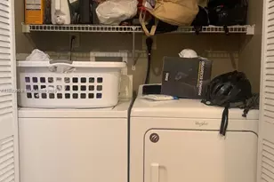 390 City View Dr, Fort Lauderdale, FL 33311 - Photo 13