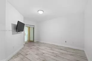 1240 Weeping Willow Way, Hollywood, FL 33019 - Photo 25