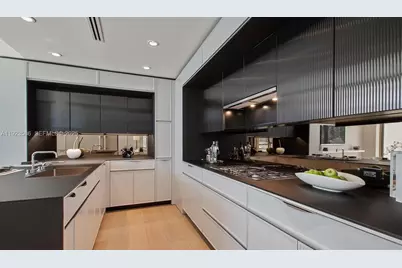 300 Collins Ave #PH2, Miami Beach, FL 33139 - Photo 5