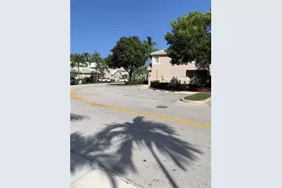 2070 Madeira Dr #5, Weston, FL 33327 - Photo 3