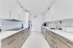 19500 Turnberry Way, Aventura, FL 33180 - Photo 17