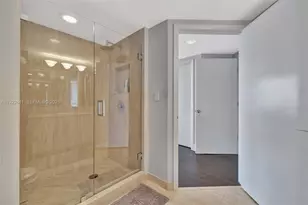 7000 Island Blvd, Aventura, FL 33160 - Photo 25