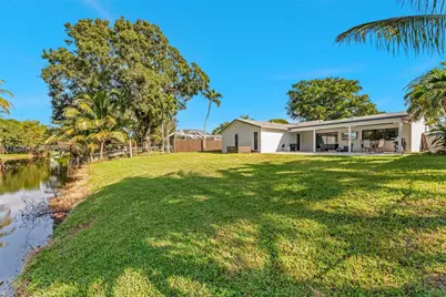 5037 SW 87th Ter, Cooper City, FL 33328 - Photo 9