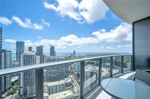 55 SW 9th St, Miami, FL 33130 - Photo 25