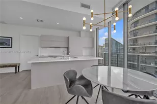 55 SW 9th St, Miami, FL 33130 - Photo 5