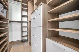 55 SW 9th St, Miami, FL 33130 - Photo 39