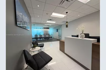 1395 Brickell Ave #1080, Miami, FL 33131 - Photo 3