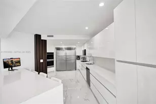 4000 Island Blvd, Aventura, FL 33160 - Photo 25