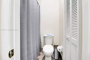 15875 SW 149th Ln, Miami, FL 33196 - Photo 17