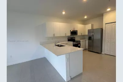 18402 SW 2nd St, Pembroke Pines, FL 33029 - Photo 11