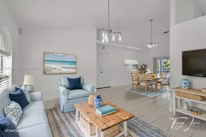 1321 SE Airoso Blvd, Port Saint Lucie, FL 34983 - Photo 3