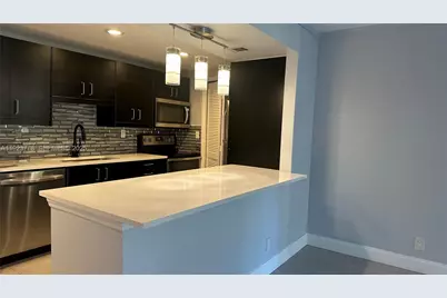 200 Lakeview Dr #111, Weston, FL 33326 - Photo 9