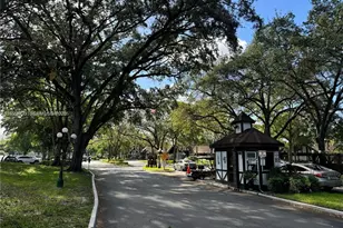 3720 Inverrary Dr, Lauderhill, FL 33319 - Photo 23