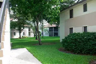 5494 Courtyard Dr, Margate, FL 33063 - Photo 3