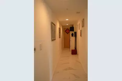 253 NE 2nd St #908, Miami, FL 33132 - Photo 37