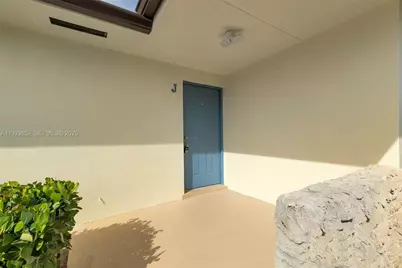 2854 E Crosley Dr E #J, West Palm Beach, FL 33415 - Photo 3