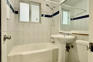 610 12th St, Miami Beach, FL 33139 - Photo 15