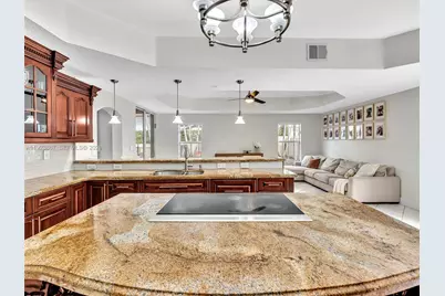 8123 NW 161st Ter, Miami Lakes, FL 33016 - Photo 23
