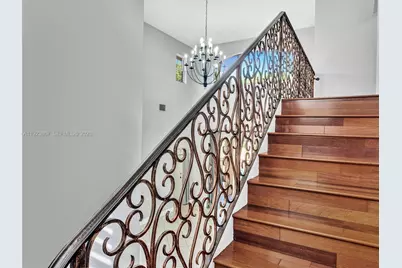 8123 NW 161st Ter, Miami Lakes, FL 33016 - Photo 47