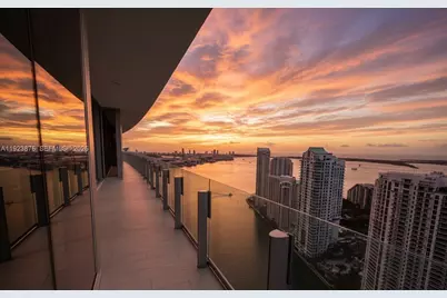 300 Biscayne Blvd Way #4201, Miami, FL 33131 - Photo 3