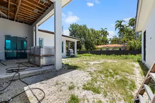 8275 SW 93rd St, Miami, FL 33156 - Photo 13