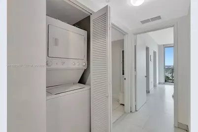 185 SW 7th St #1612, Miami, FL 33130 - Photo 5