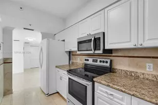 800 Claughton Island Dr, Miami, FL 33131 - Photo 21