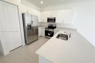 2620 SE 27th Dr, Homestead, FL 33035 - Photo 3