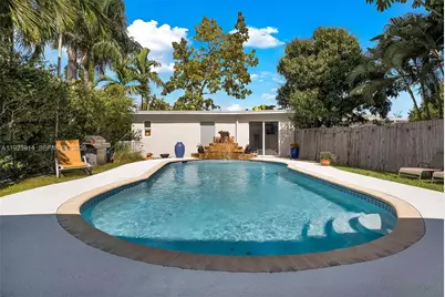 461 NE 115th St, Miami, FL 33161 - Photo 1
