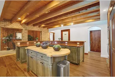 11155 SW 40th St, Davie, FL 33328 - Photo 9