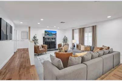 11155 SW 40th St, Davie, FL 33328 - Photo 5