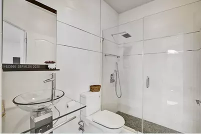 5907 NW 110th Ct, Doral, FL 33178 - Photo 23