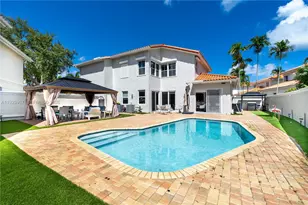 1547 Mariner Way, Hollywood, FL 33019 - Photo 1