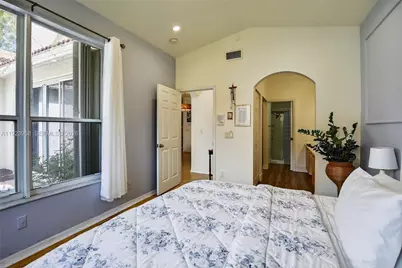 13174 NW 9th Ct, Pembroke Pines, FL 33028 - Photo 15