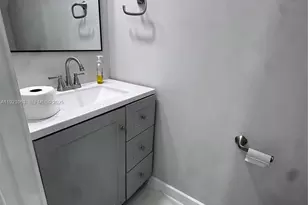 755 N Crescent Dr, Hollywood, FL 33021 - Photo 5