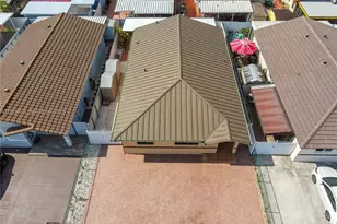 2549 W 72nd Pl, Hialeah, FL 33016 - Photo 7