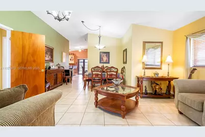 2549 W 72nd Pl, Hialeah, FL 33016 - Photo 13