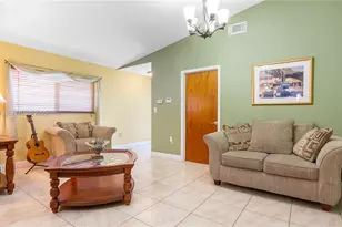 2549 W 72nd Pl, Hialeah, FL 33016 - Photo 11