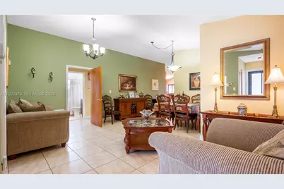 2549 W 72nd Pl, Hialeah, FL 33016 - Photo 9