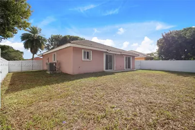 20562 NW 18th Ave, Miami Gardens, FL 33056 - Photo 17