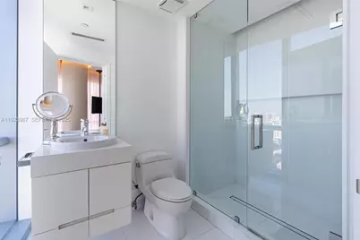 17121 Collins Ave #3201, Sunny Isles Beach, FL 33160 - Photo 23