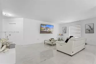 8740 NW 153rd Terrace, Miami Lakes, FL 33018 - Photo 9