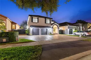 8740 NW 153rd Terrace, Miami Lakes, FL 33018 - Photo 3