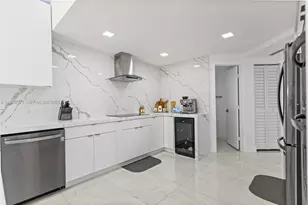 8740 NW 153rd Terrace, Miami Lakes, FL 33018 - Photo 17