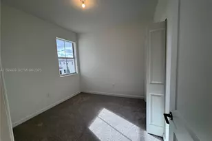 2716 SE 26th Ave, Homestead, FL 33035 - Photo 3