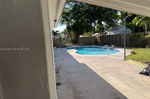 19810 Holiday Rd, Cutler Bay, FL 33157 - Photo 23