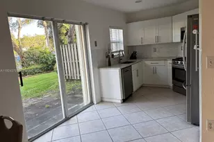 5332 NW 89th Ave, Sunrise, FL 33351 - Photo 9