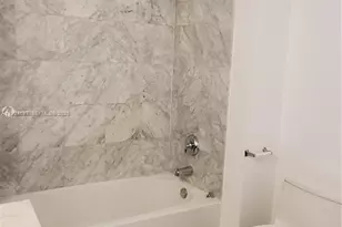 253 NE 2nd St, Miami, FL 33132 - Photo 15